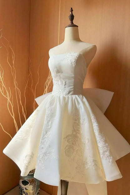 Charming Homecoming Dress Strapless Applique Bowknot Short Prom Dress Back to School Outfits Party Dress  D6034
