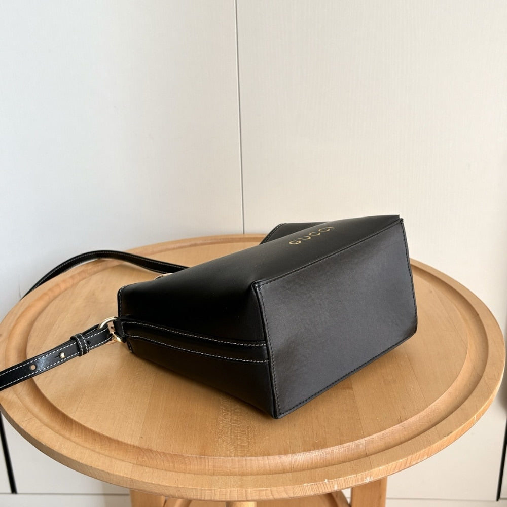 GUCCI GG EMBLEM SMALL BUCKET BAG BLACK LEATHER 20CM 815118 AAEC2 1000