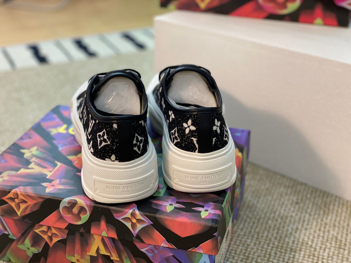 LUV WOMEN’S SNEAKER