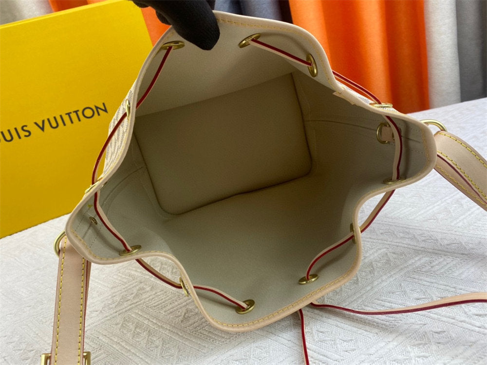 LOUIS VUITTON LOUIS VUITTON Petit Noe Shoulder Bag