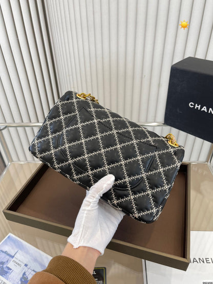 Chanel Luxury Diamond Tote Bag