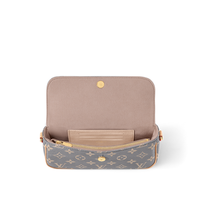 Louis Vuitton M12778 Wallet on Chain Ivy