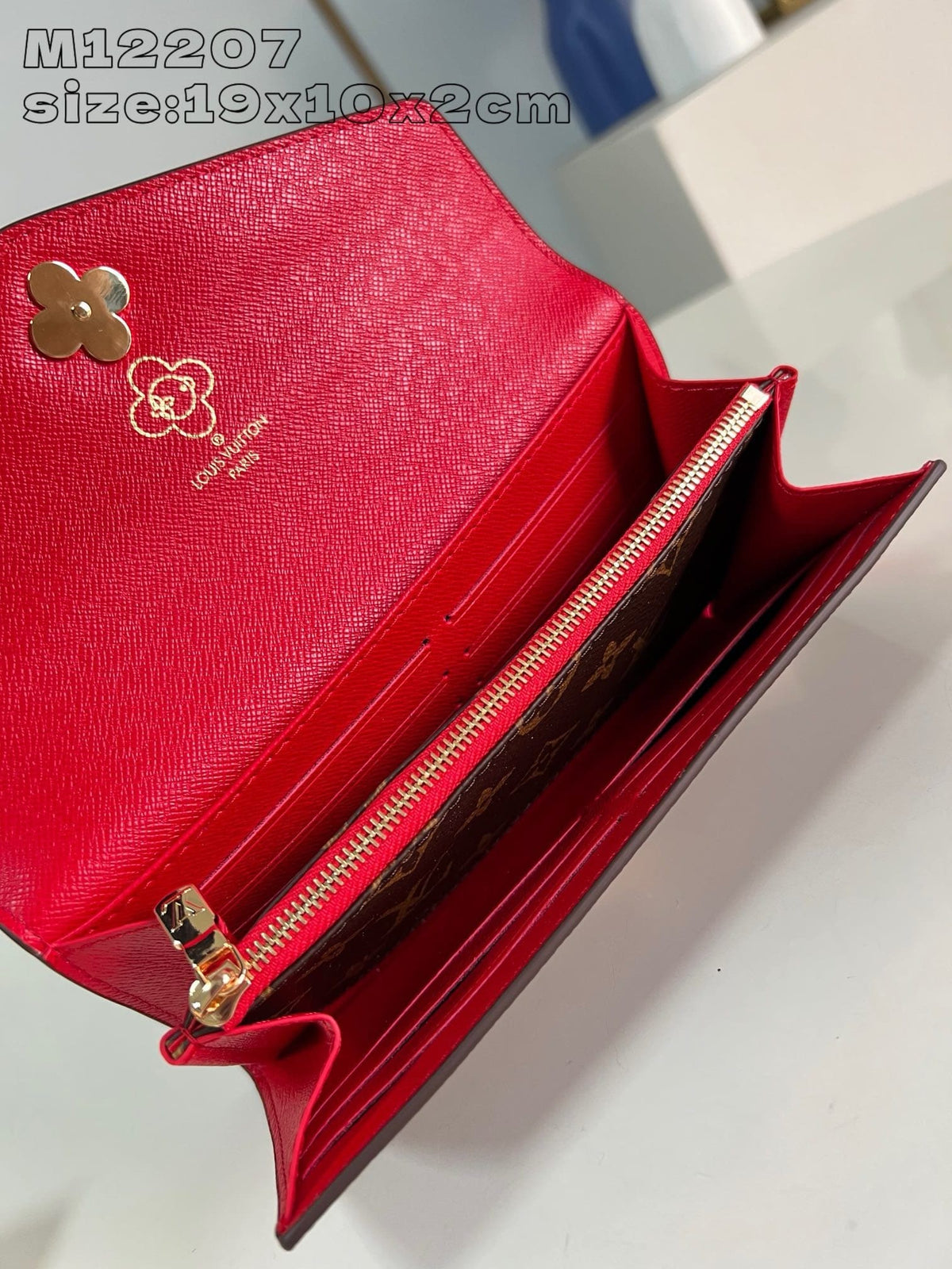 Louis Vuitton M12207 Sarah Wallet