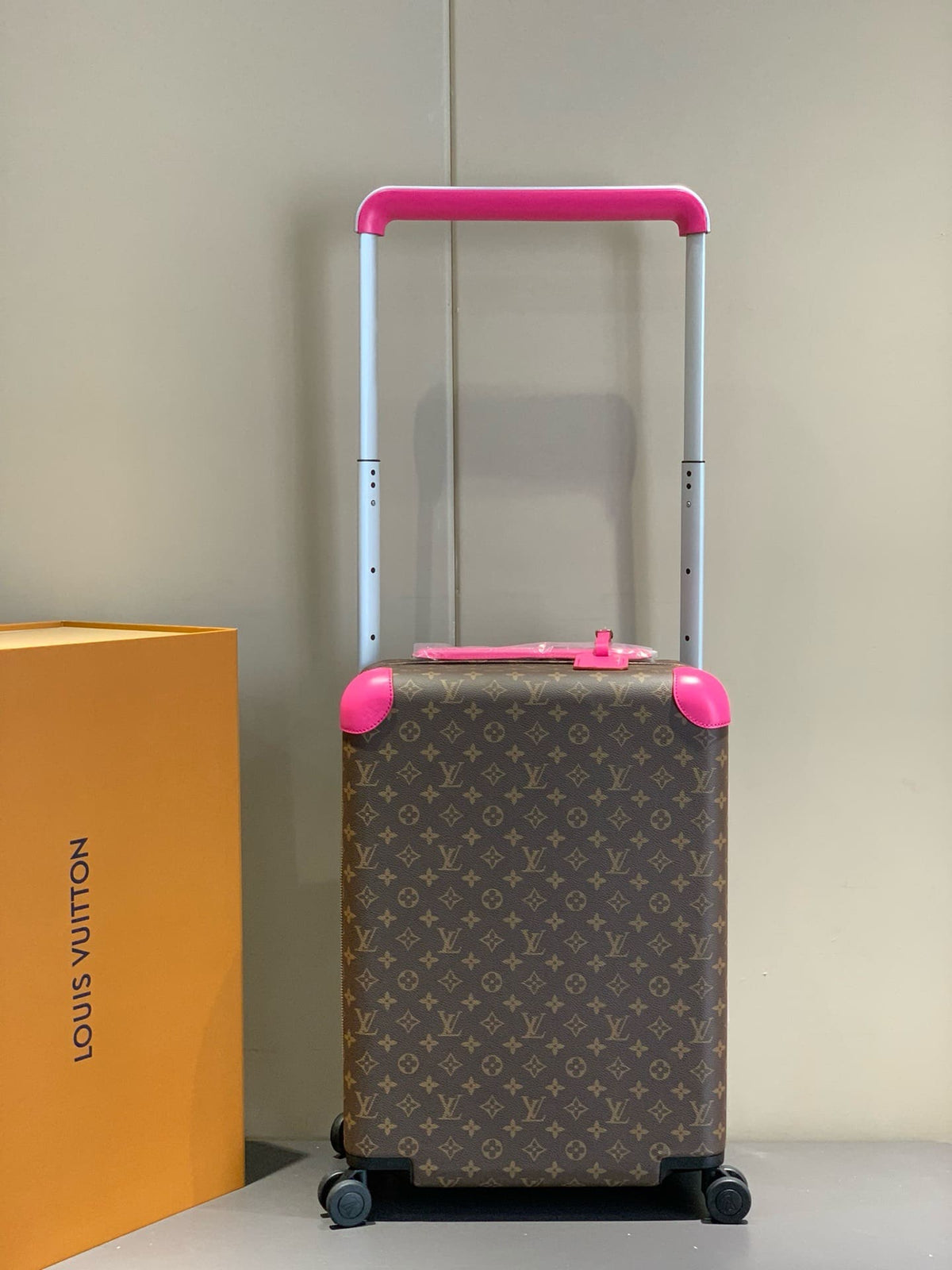 Louis Vuitton M46780 Horizon 55