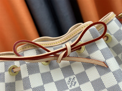 Louis Vuitton Grand Sac Noe Monogram Canvas