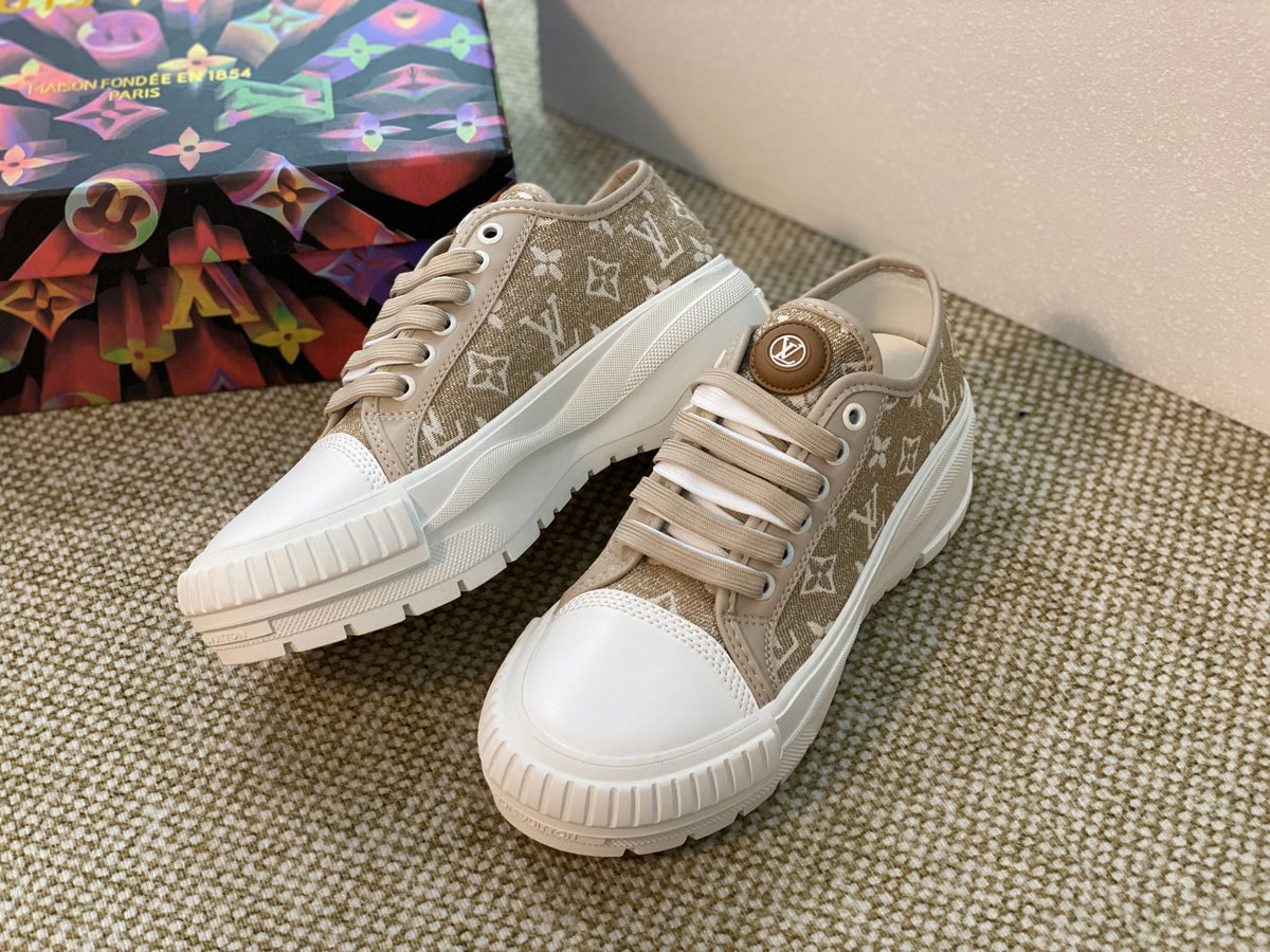 LUV WOMEN’S SNEAKER