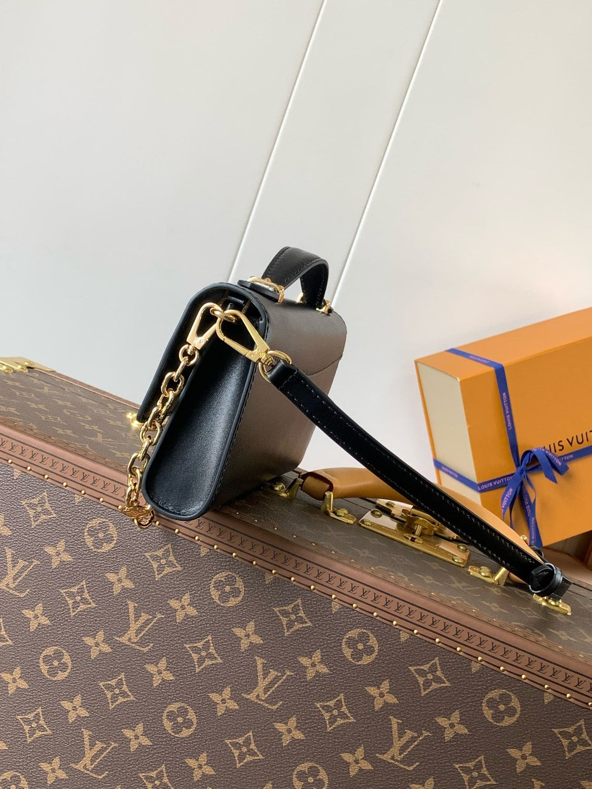 Louis Vuitton M12143 Wallet On Chain Capucines