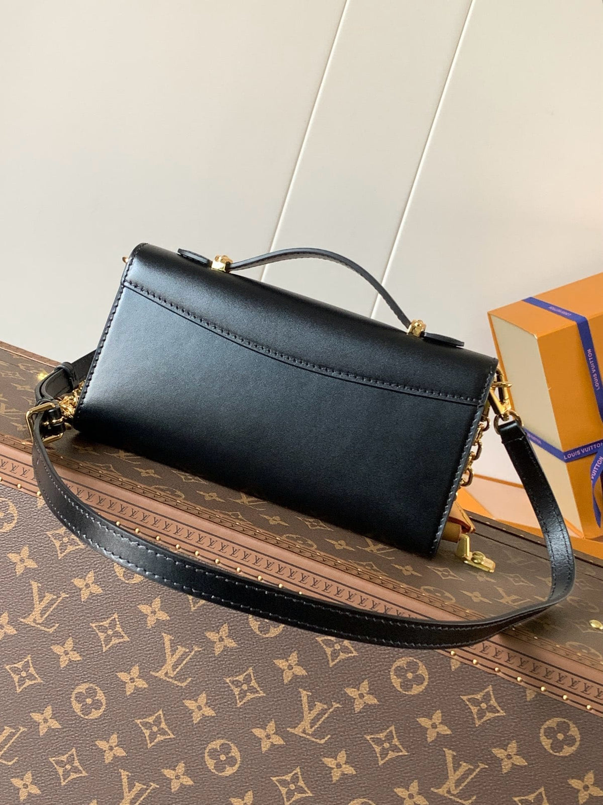 Louis Vuitton M12143 Wallet On Chain Capucines