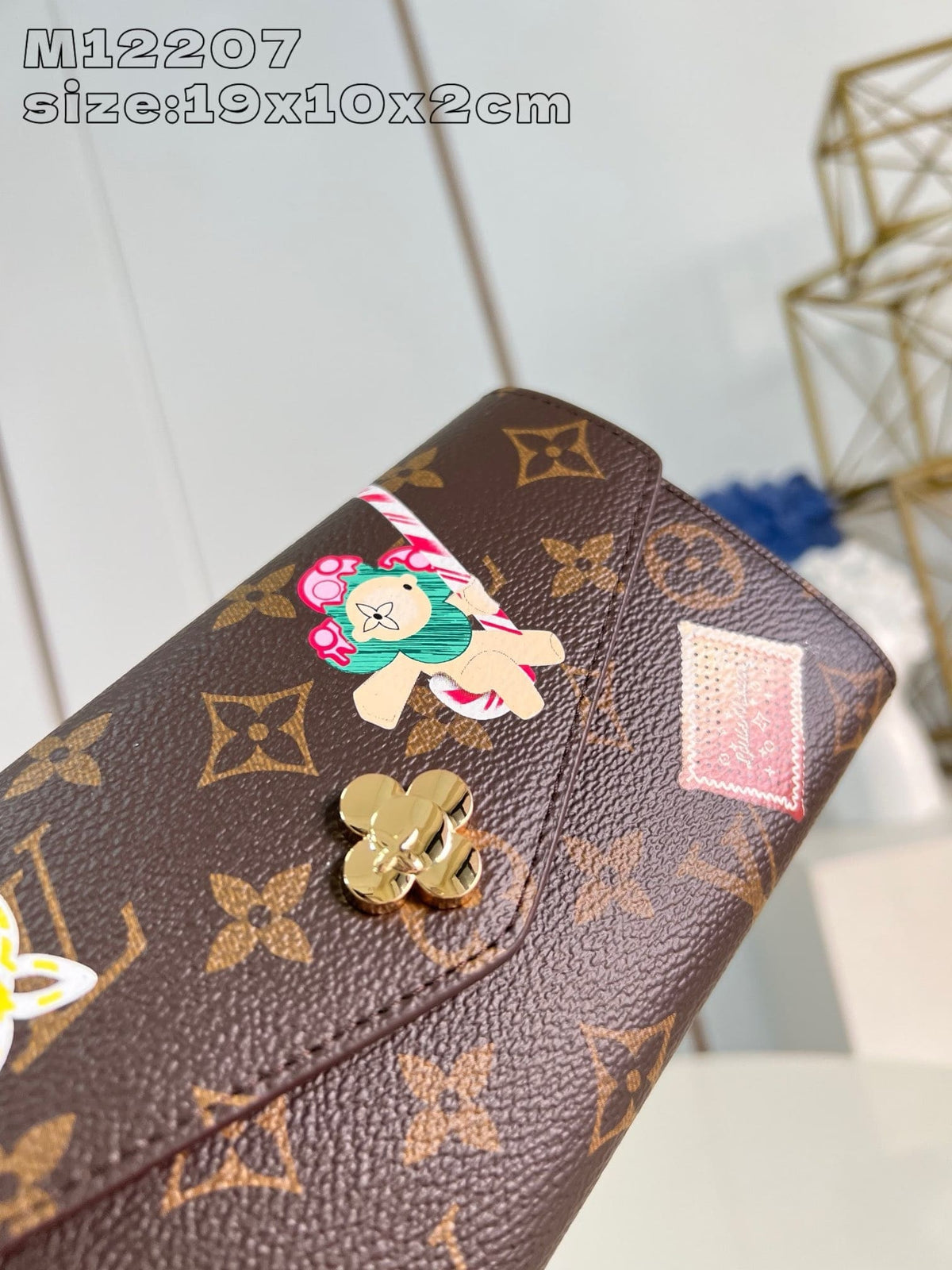 Louis Vuitton M12207 Sarah Wallet