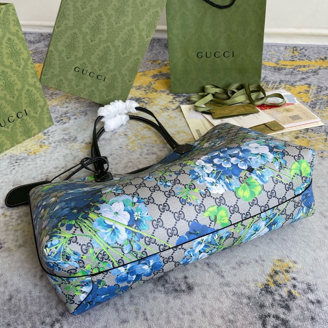 GUCCI Supreme Monogram Blooms Medium Reversible Tote Beige Blue Navy