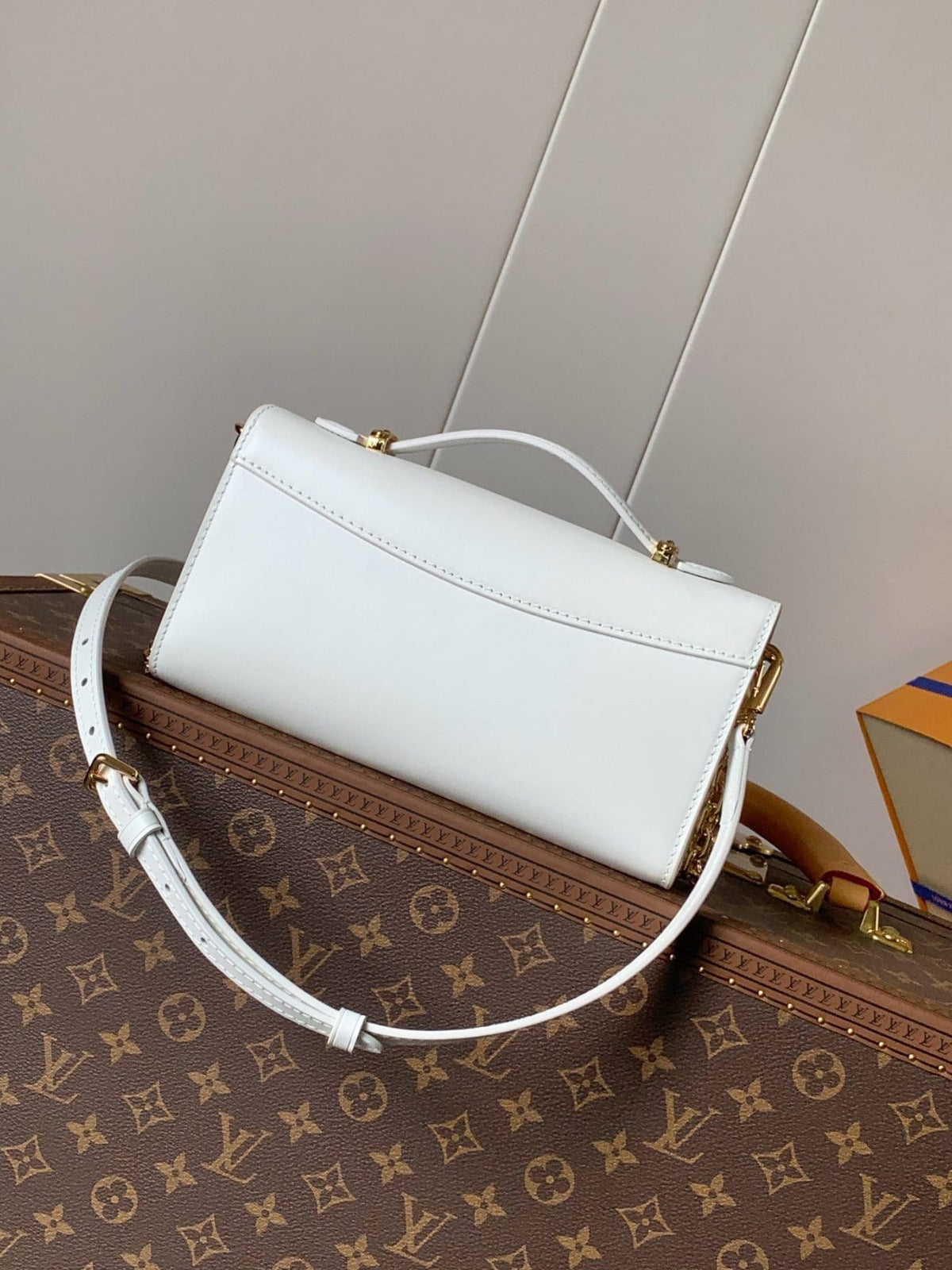 Louis Vuitton M12265 Wallet On Chain Capucines