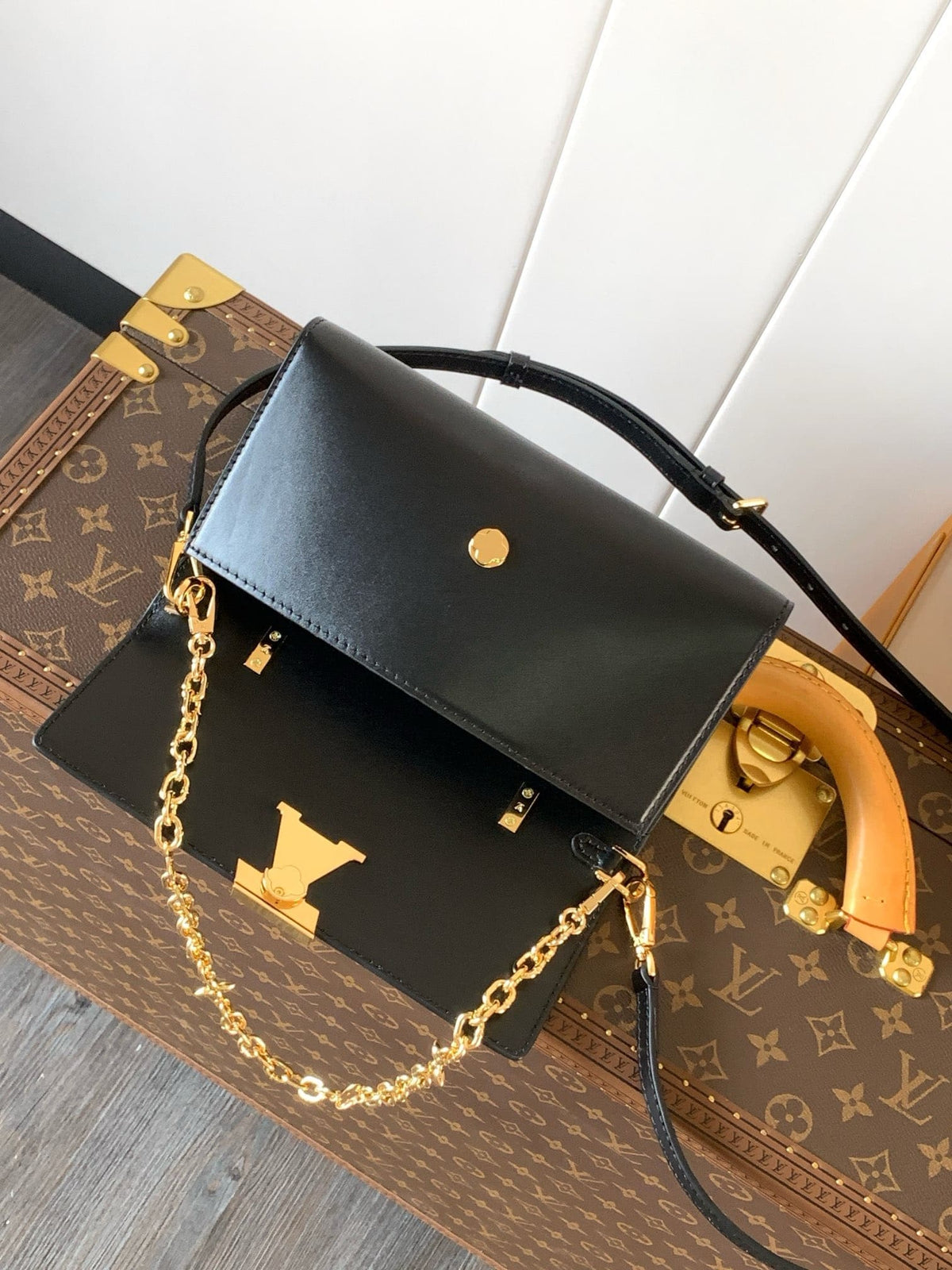 Louis Vuitton M12143 Wallet On Chain Capucines