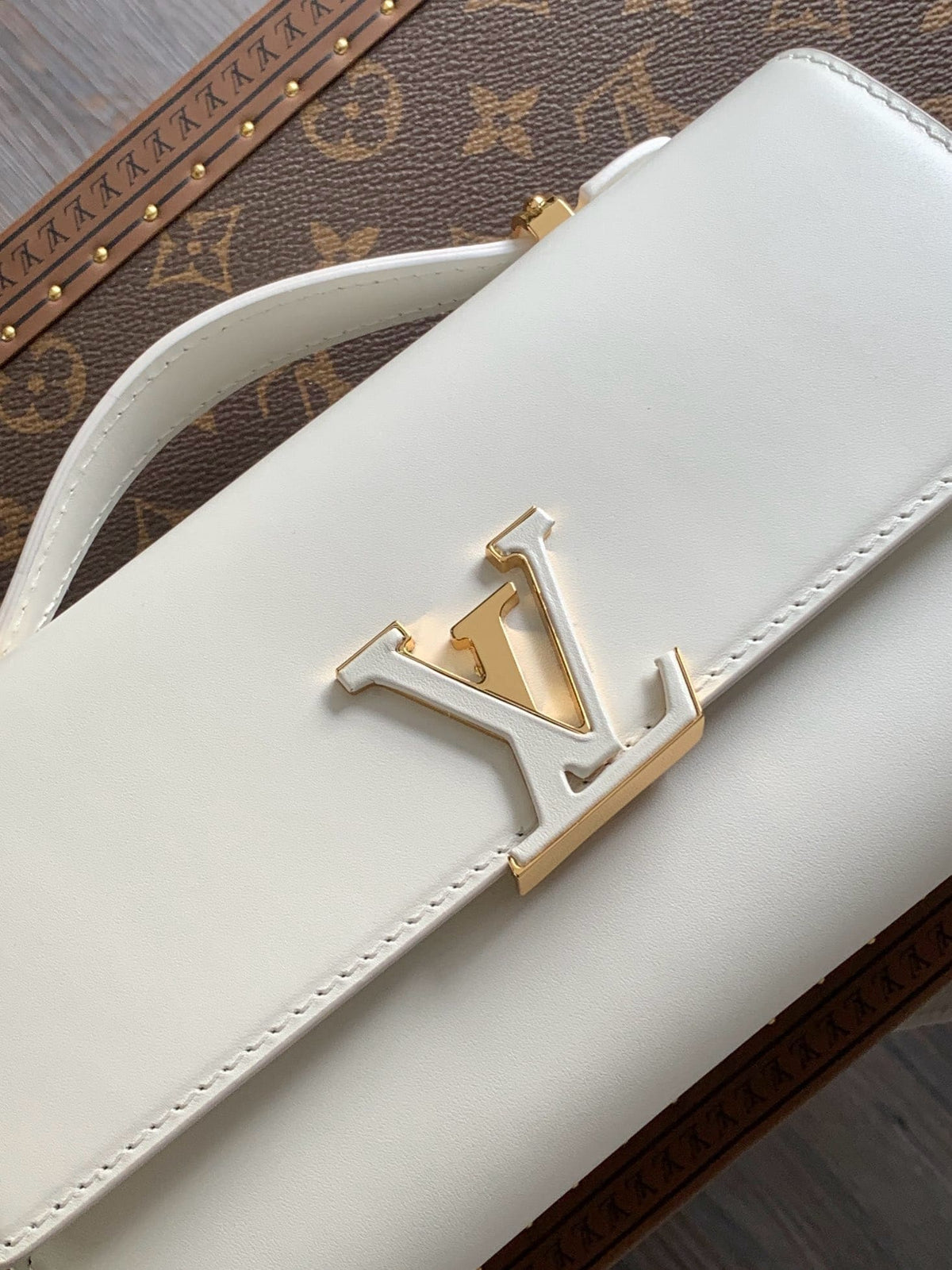 Louis Vuitton M12265 Wallet On Chain Capucines