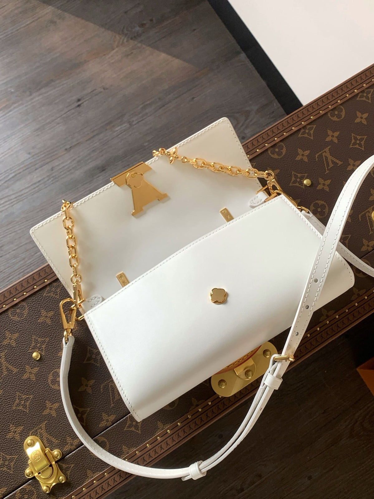 Louis Vuitton M12265 Wallet On Chain Capucines