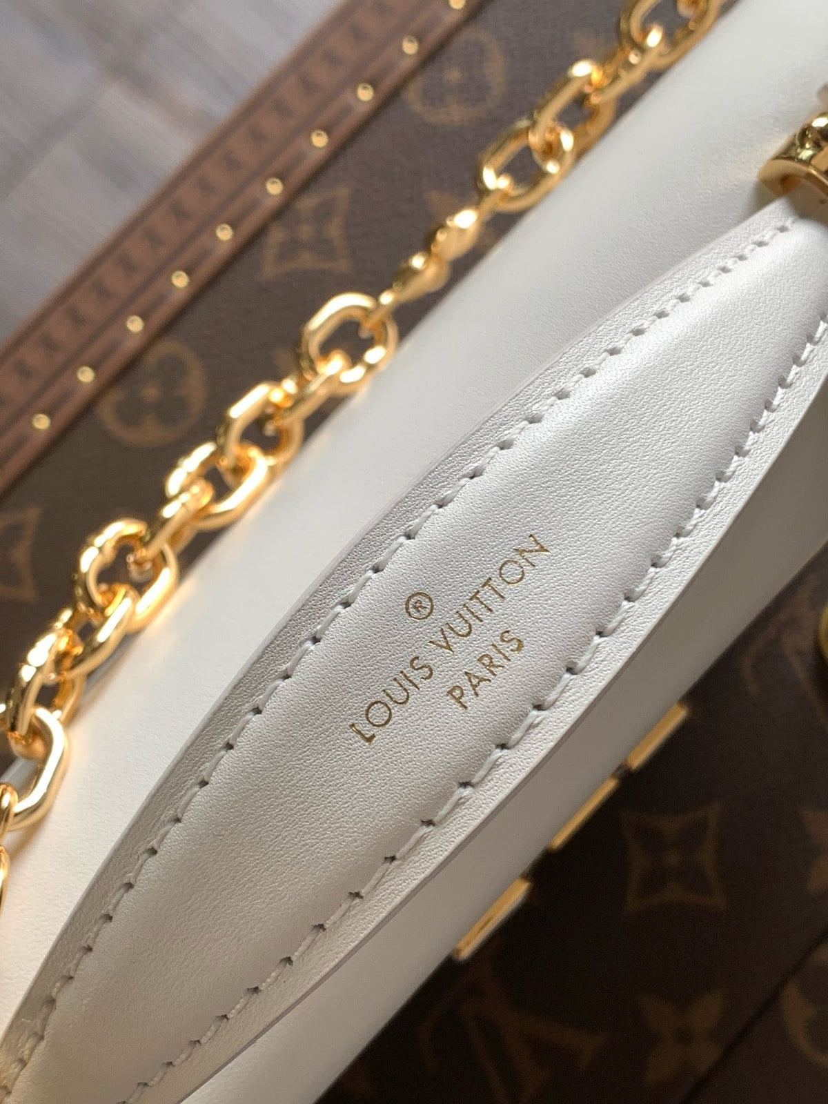 Louis Vuitton M12265 Wallet On Chain Capucines