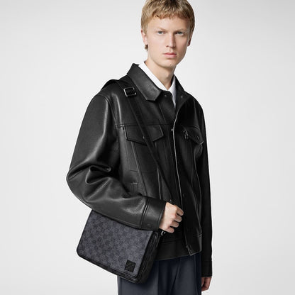 Louis Vuitton N42710 District PM