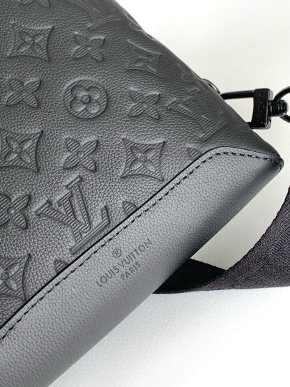 Louis Vuitton M21890 Duo Slingbag