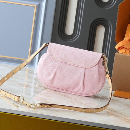 LOUIS VUITTON SUNSET WASHED PINK 27CM M13347
