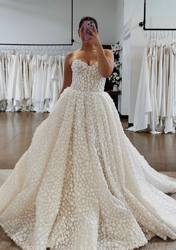 Stunning A Line Sweetheart Neck 3D Flower Tulle Long Wedding Dress SH6038