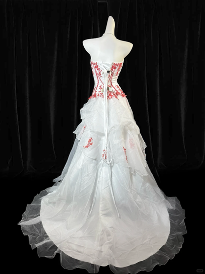 Vintage Ball Gown Strapless Exquisite Red Beaded White Tulle Prom Dress Graduation Prom Dress SH5491