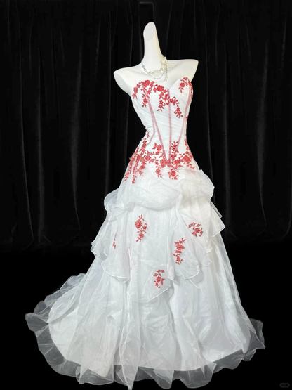 Vintage Ball Gown Strapless Exquisite Red Beaded White Tulle Prom Dress Graduation Prom Dress SH5491