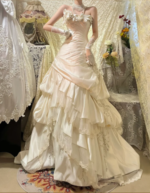 Vintage Ivory A Line Strapless 3D Floral Layered Satin Wedding Dress Prom Dress SH5881