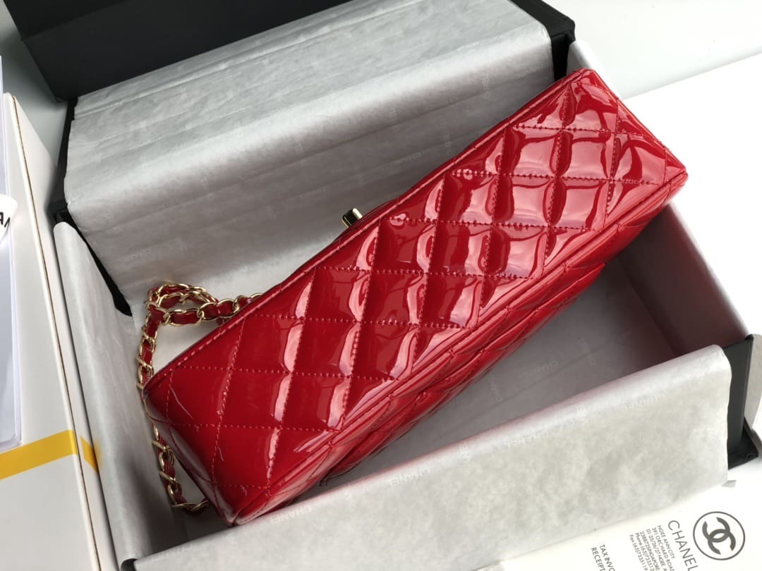 Chanel Classique patent leather red handbag Golden Metal