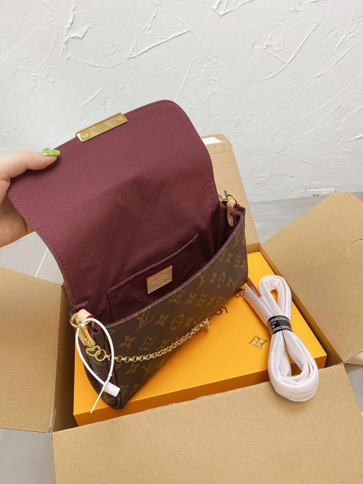 Louis Vuitton Monogram Favorite MM