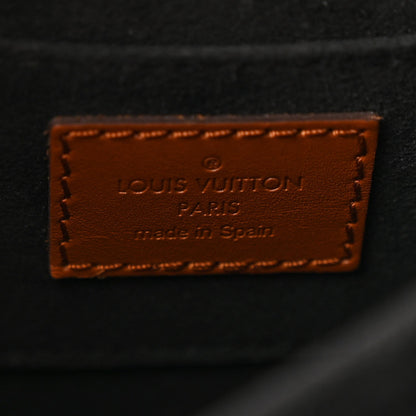 Reverse Monogram Dauphine MM