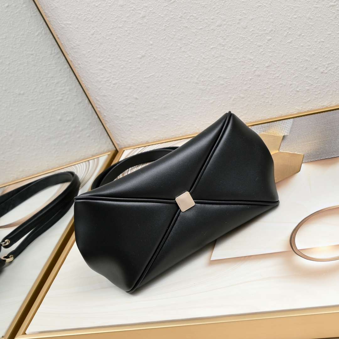 DIOR SMALL KEY BAG BLACK