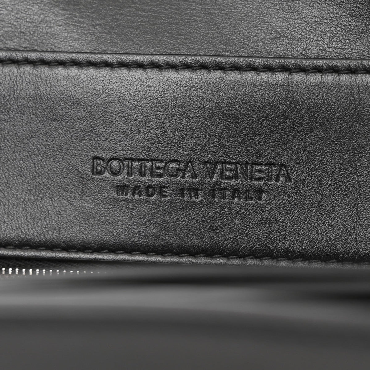 Calfskin Intrecciato Medium Andiamo Messenger Bag Black
