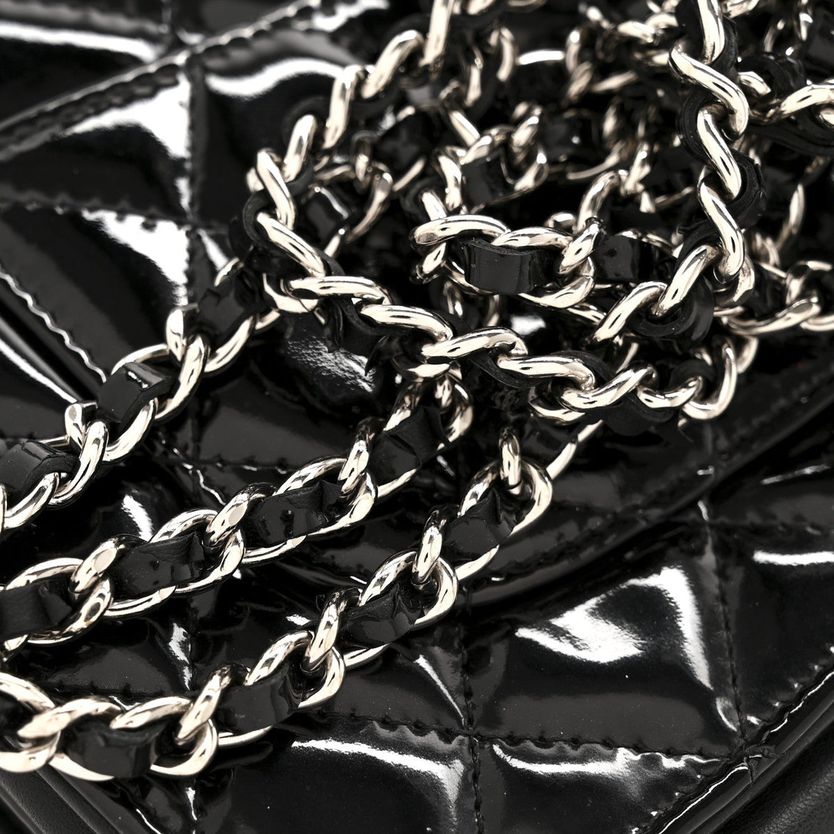 Patent Quilted Wallet On Chain WOC Black