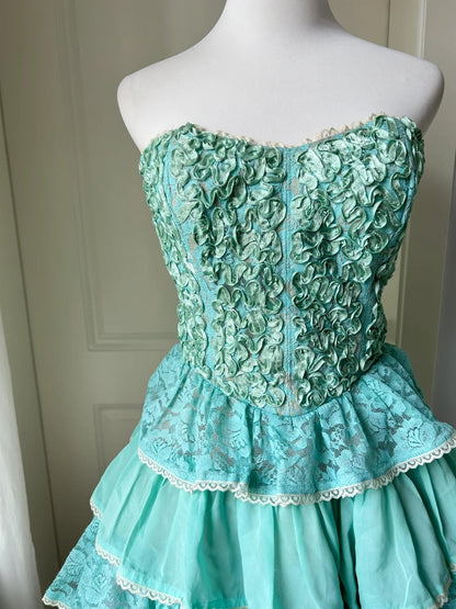 Stunning Homecoming Dress Sweeetheart Cascade Back to School Outfits Party Dress  D6488