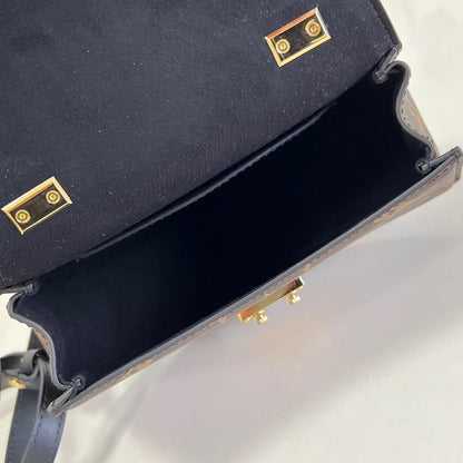 Louis Vuitton Tilsitt M46548