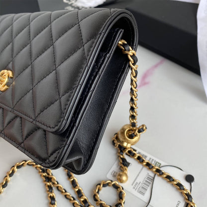 CHANEL Classic Wallet On Chain