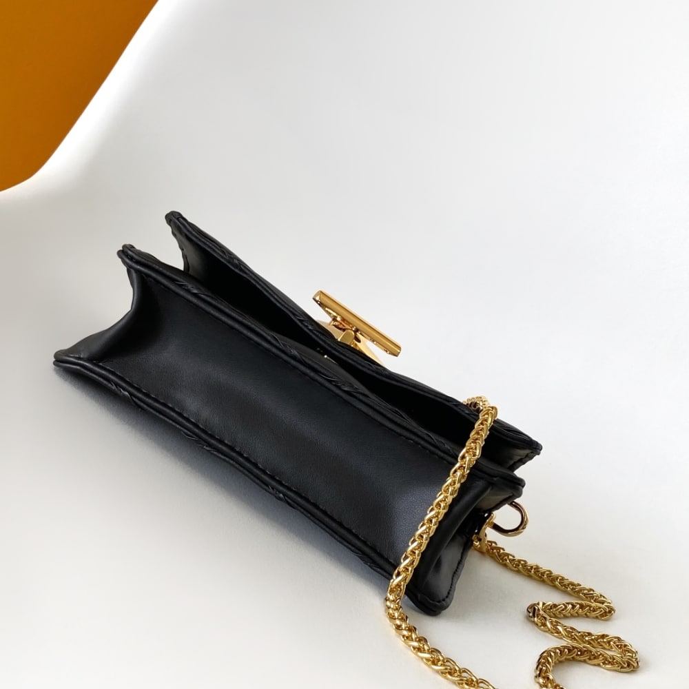 LOUIS VUITTON WALLET ON CHAIN GO 14 BLACK M13139