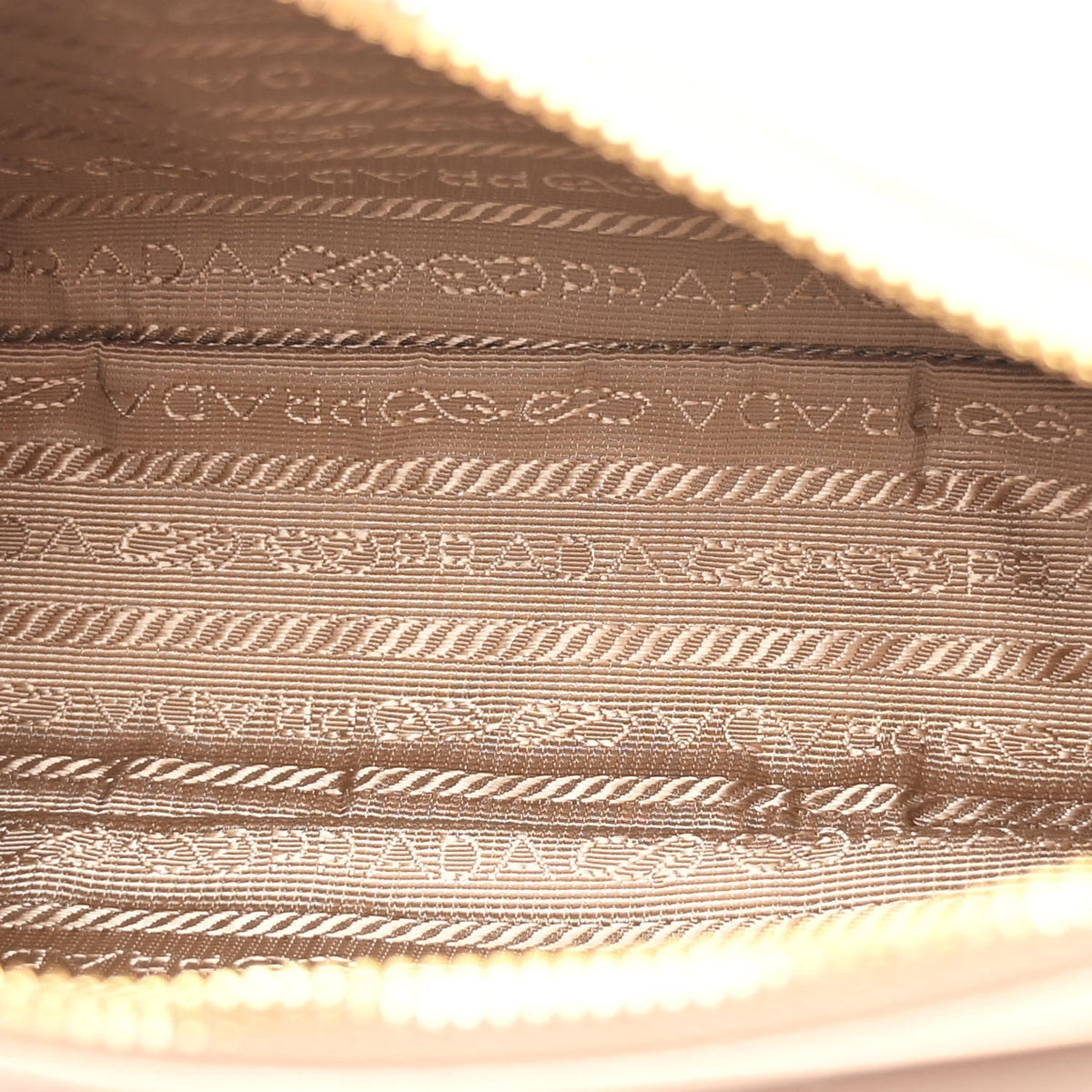Saffiano Re-Edition 2005 Shoulder Bag Cammeo