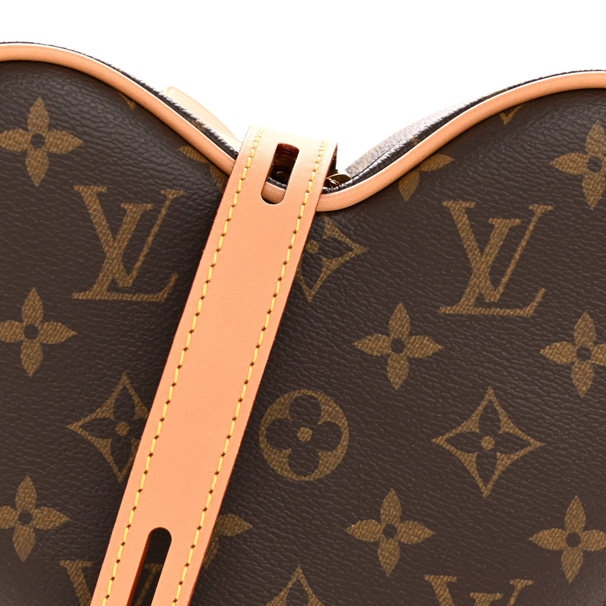 Monogram Game On Coeur
