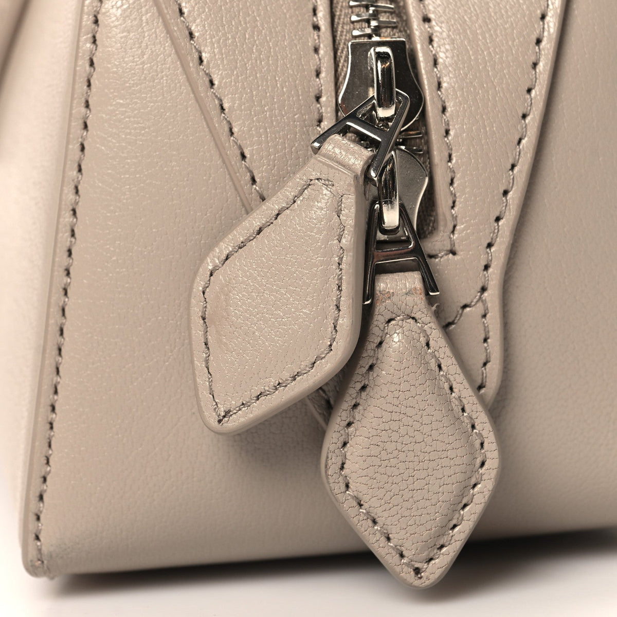 Shiny Goatskin Medium Le Teckel Bag Grege