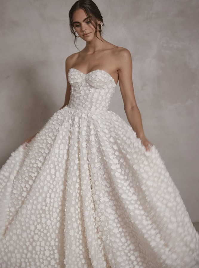 Stunning A Line Sweetheart Neck 3D Flower Tulle Long Wedding Dress SH6038