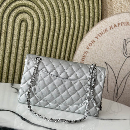 CHANEL Classic Flap Medium