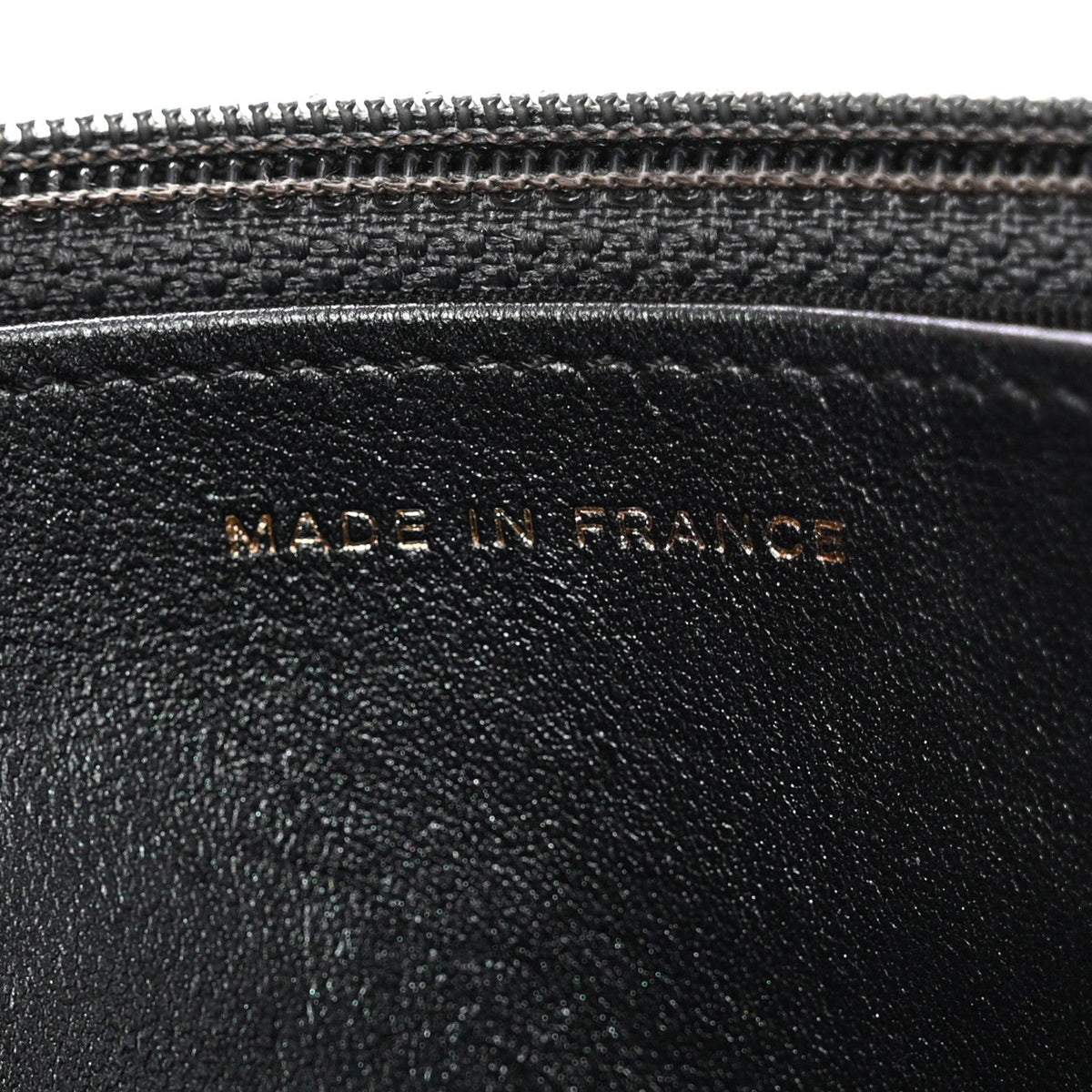 Iridescent Caviar Quilted Wallet on Chain WOC Black