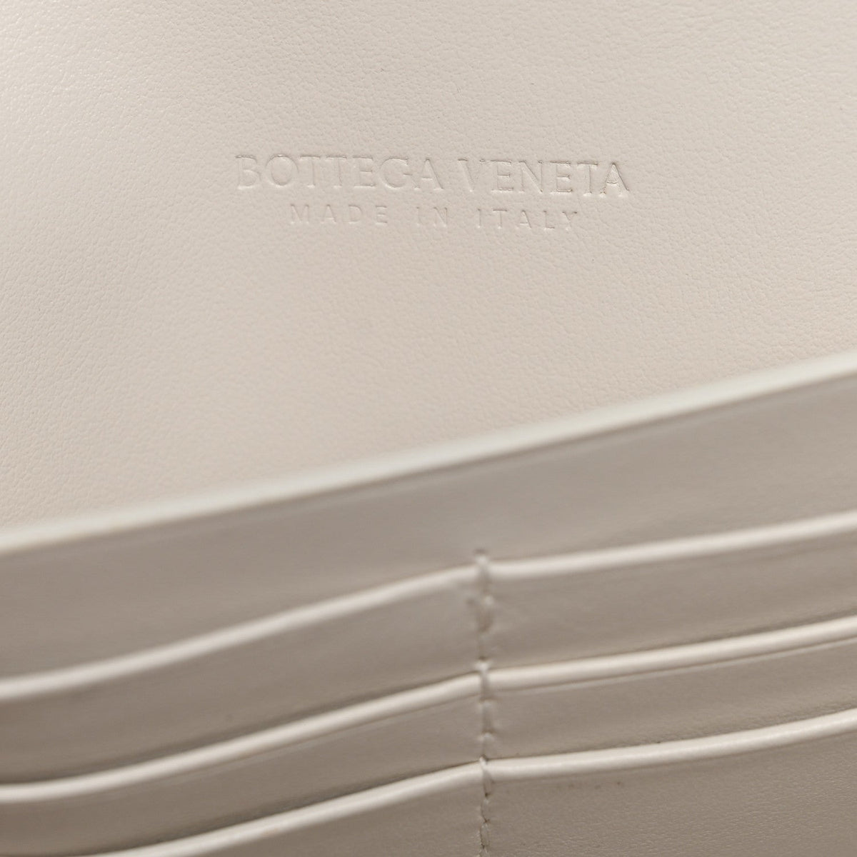 Nappa Intrecciato Long Andiamo Top Handle Clutch White