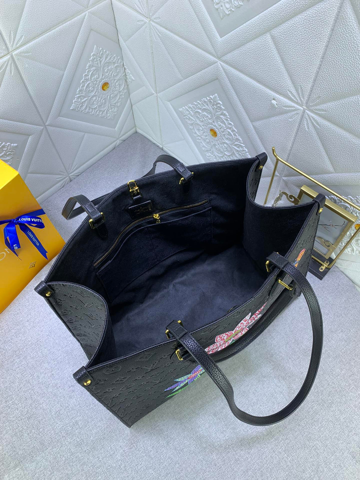 EN – Luxury Bags LUV 769