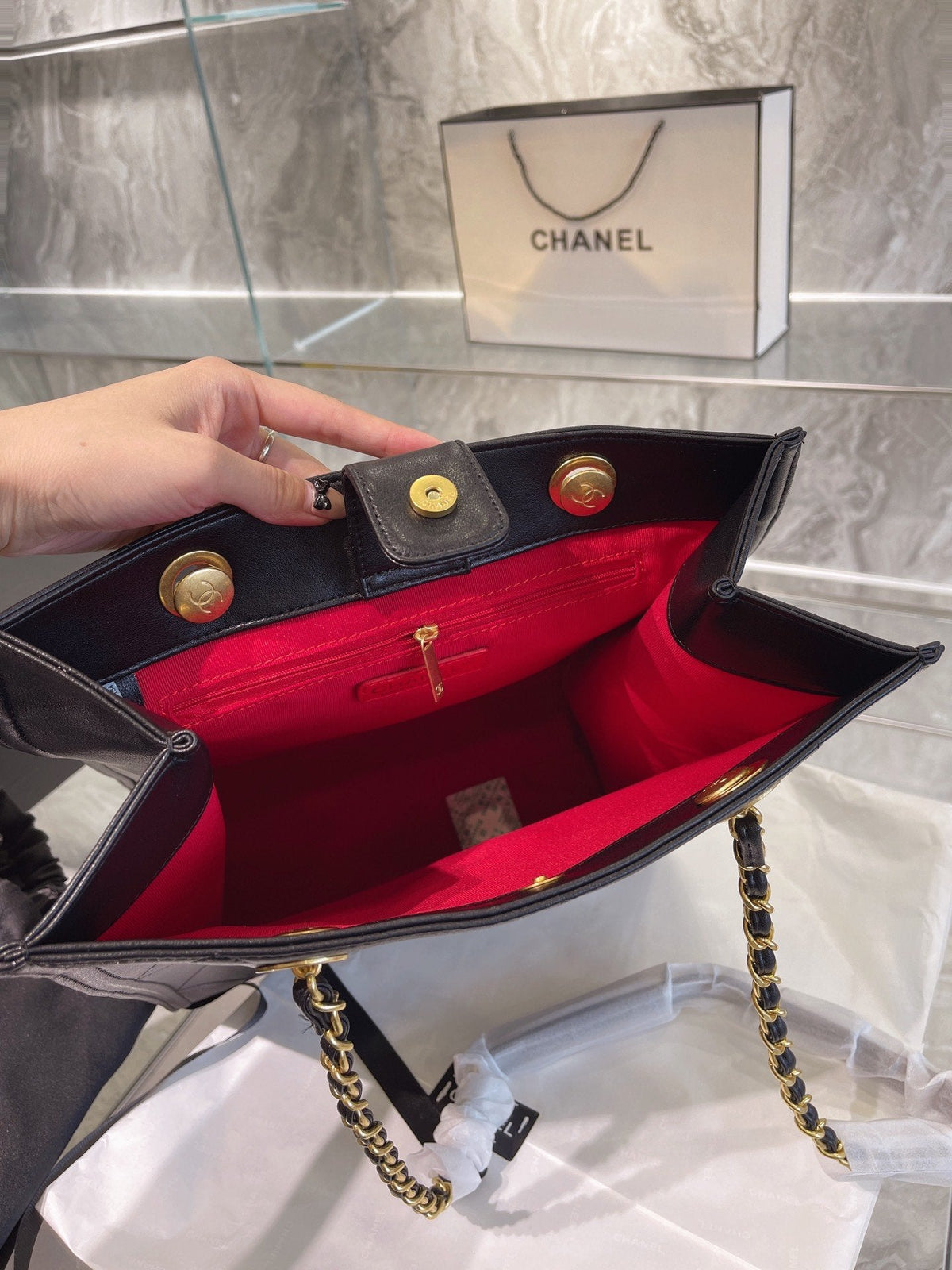 CHANEL SHOPPING BAG