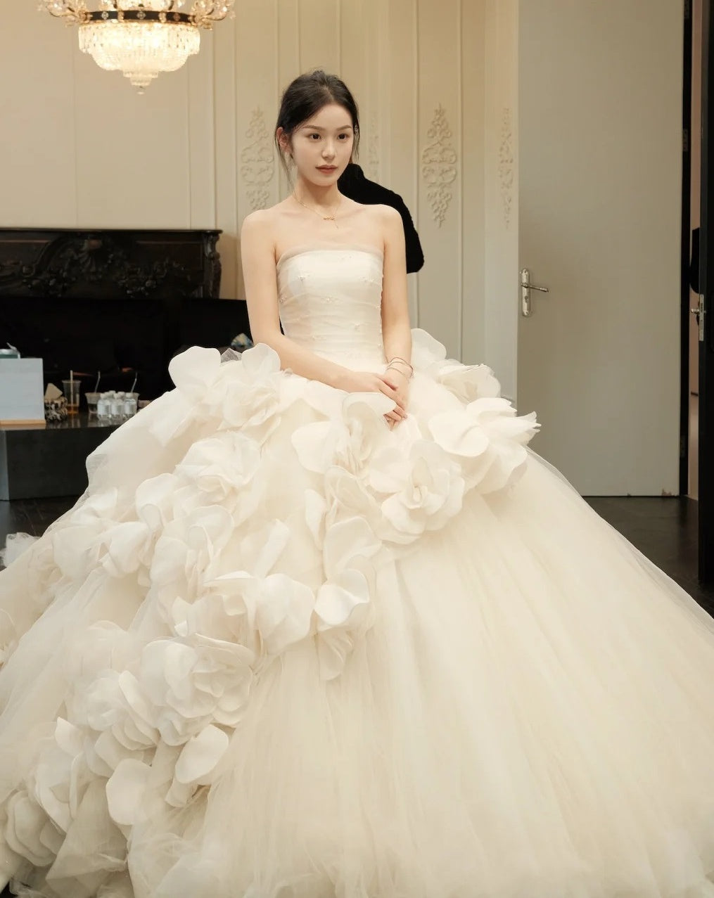 Beauty Wedding Dress Strapless Floral Pleated Tulle Wedding Dress   D4610