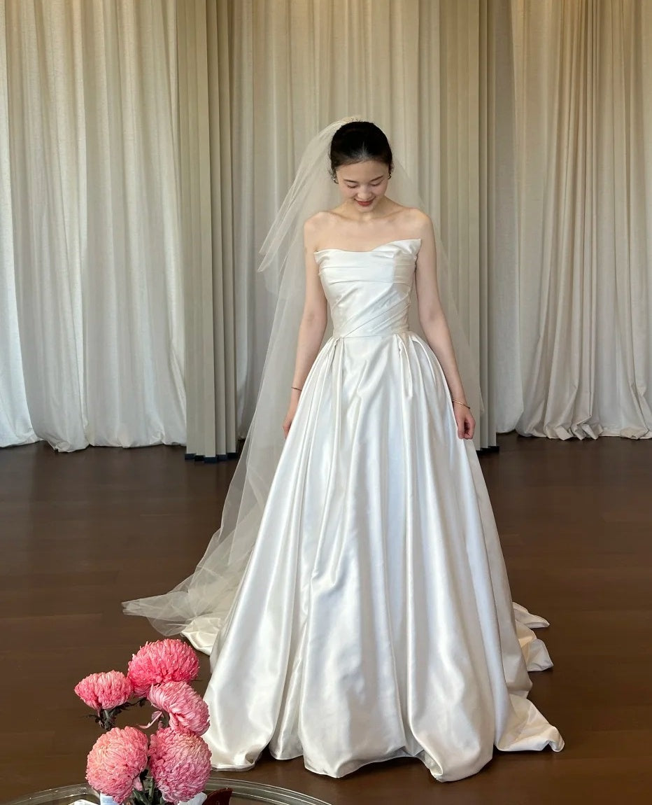Minimalist Wedding Dress Strapless Pleated Wedding Dress   D4613