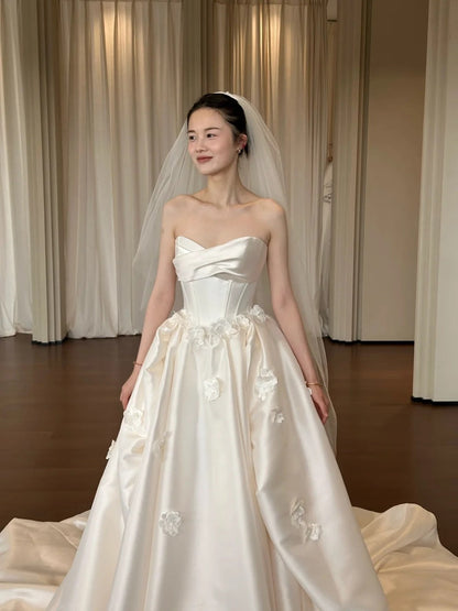 New Arrival Wedding Dress Satin Sweetheart Floral Pleated Wedding Dress   D4616