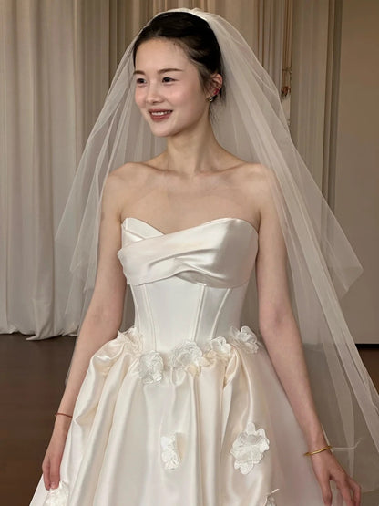 New Arrival Wedding Dress Satin Sweetheart Floral Pleated Wedding Dress   D4616