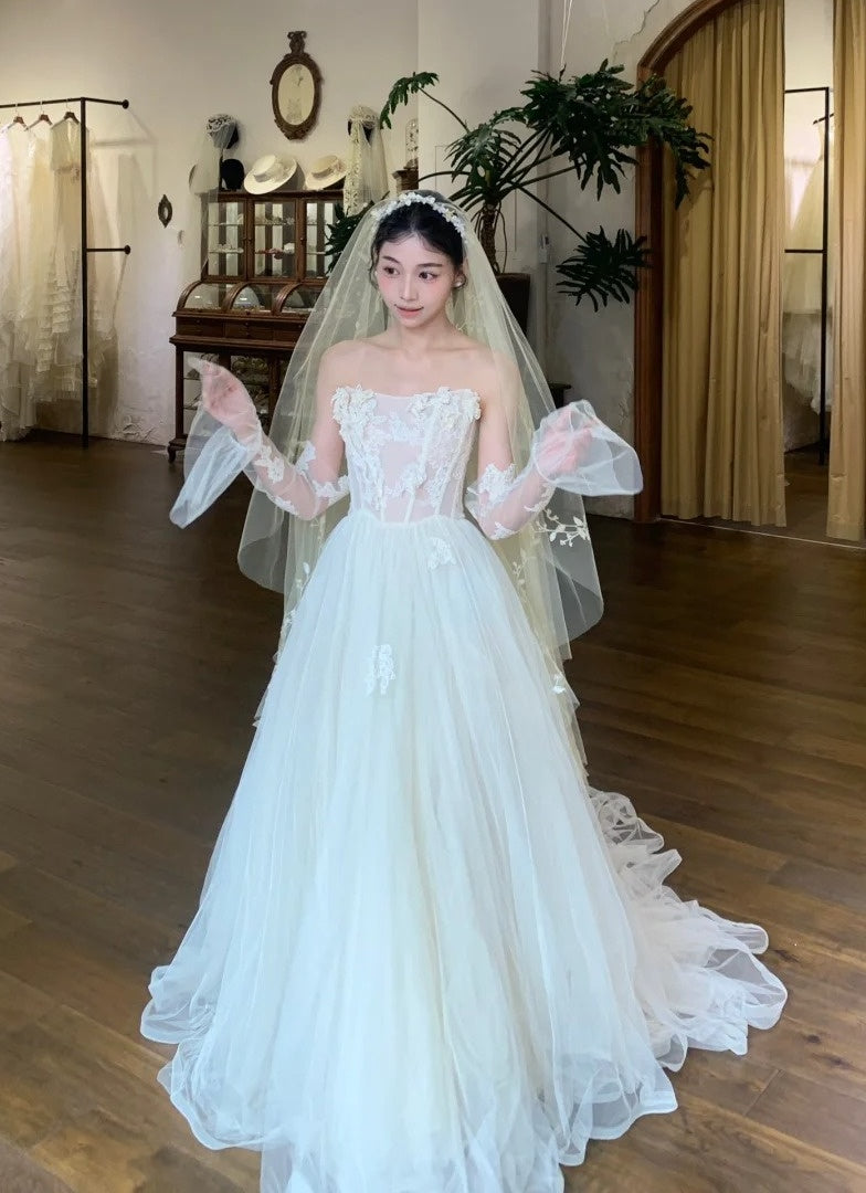 New Arrival Wedding Dress Strapless Pleated Tulle Wedding Dress   D4620